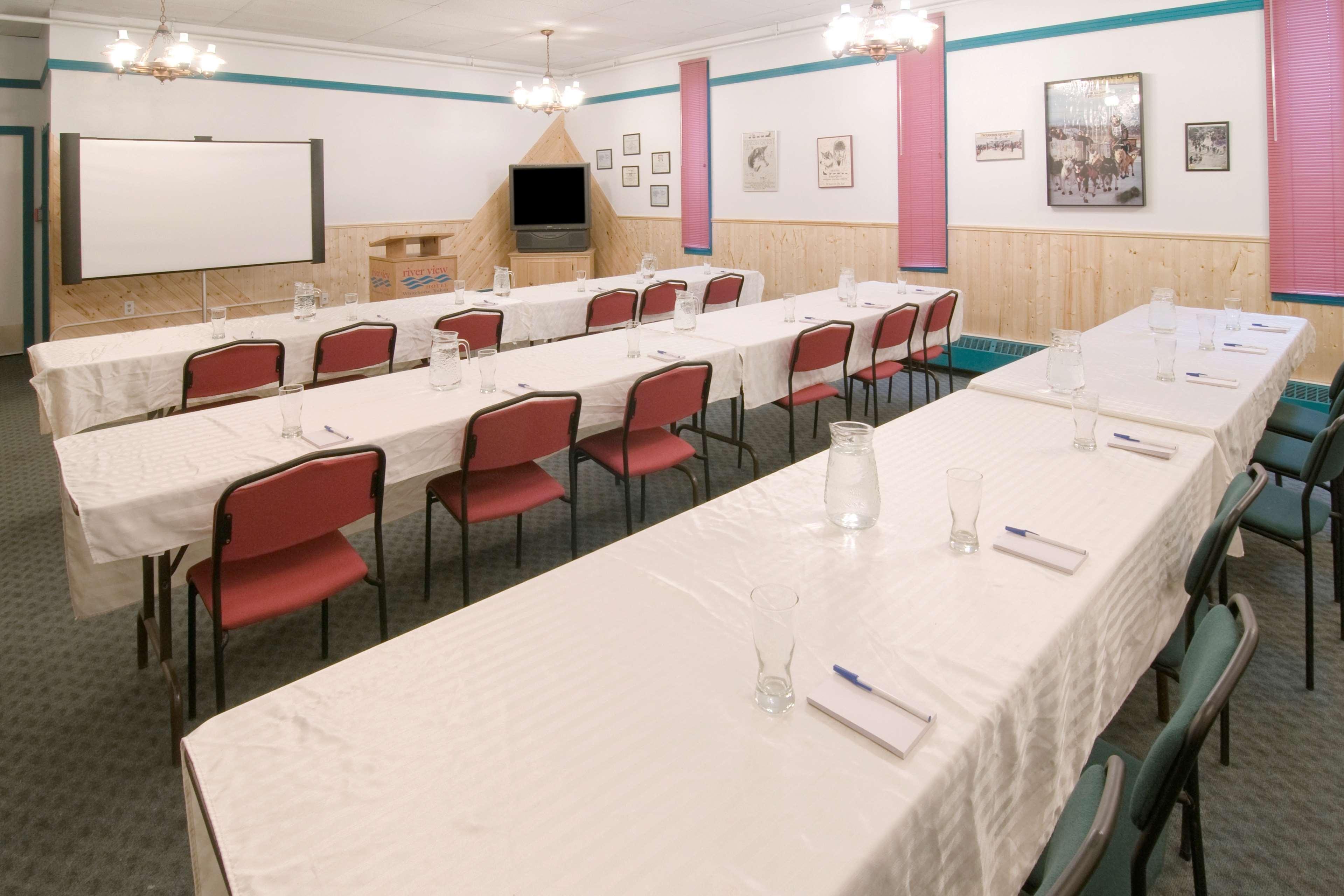Canadas Best Value Inn- Riverview Hotel Whitehorse Restoran gambar