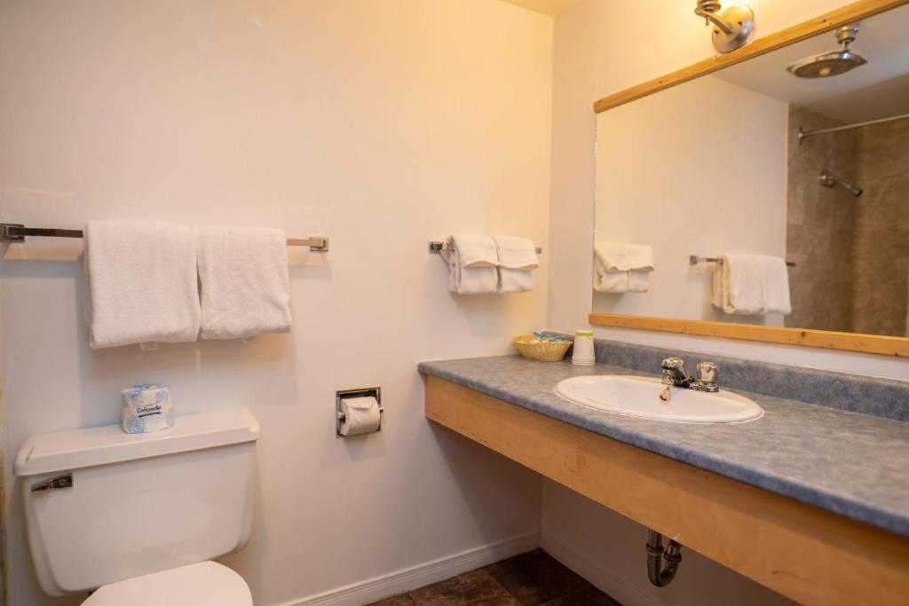 Canadas Best Value Inn- Riverview Hotel Whitehorse Luaran gambar